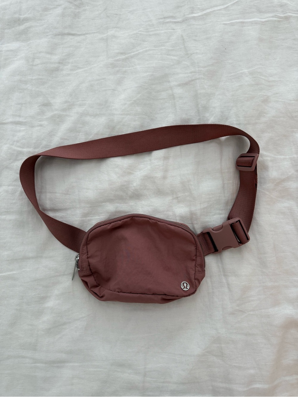 lululemon athletica Men’s Mauve/Burgundy Belt Bag